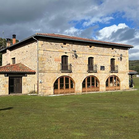 Albergue Pinares - La Casona De Revenga Регумьель-де-ла-Сьерра Экстерьер фото