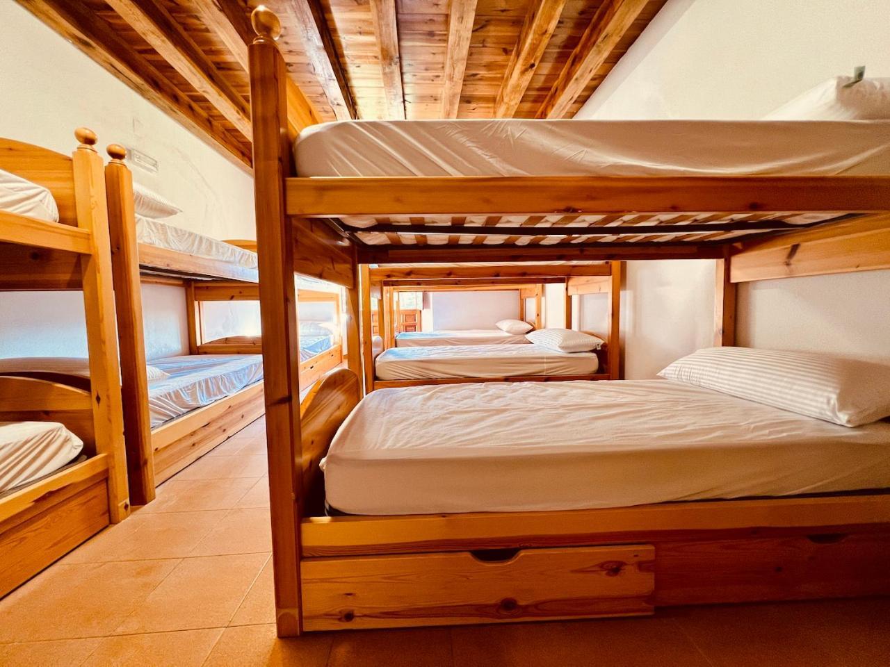 Albergue Pinares - La Casona De Revenga Регумьель-де-ла-Сьерра Экстерьер фото