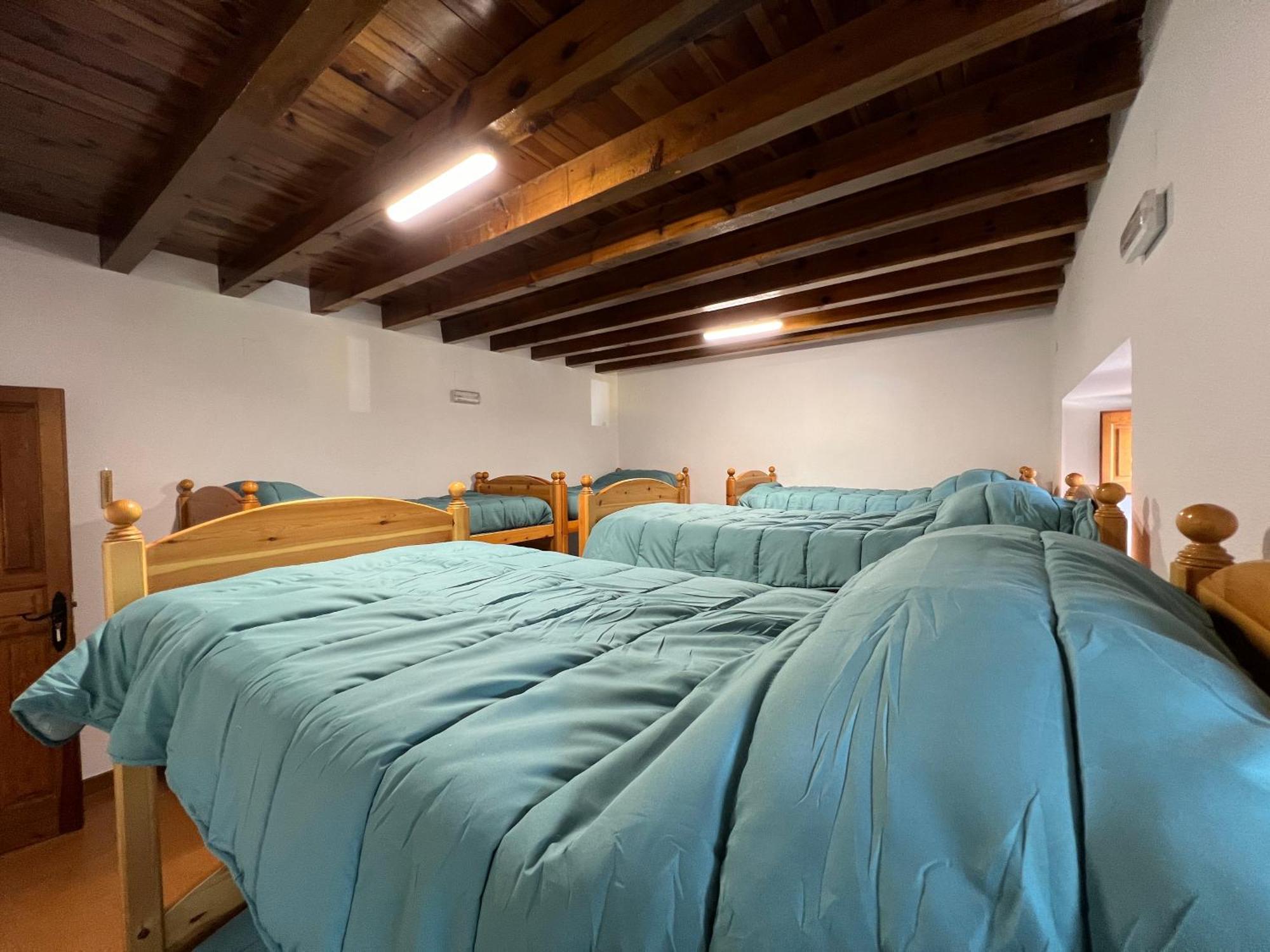 Albergue Pinares - La Casona De Revenga Регумьель-де-ла-Сьерра Экстерьер фото
