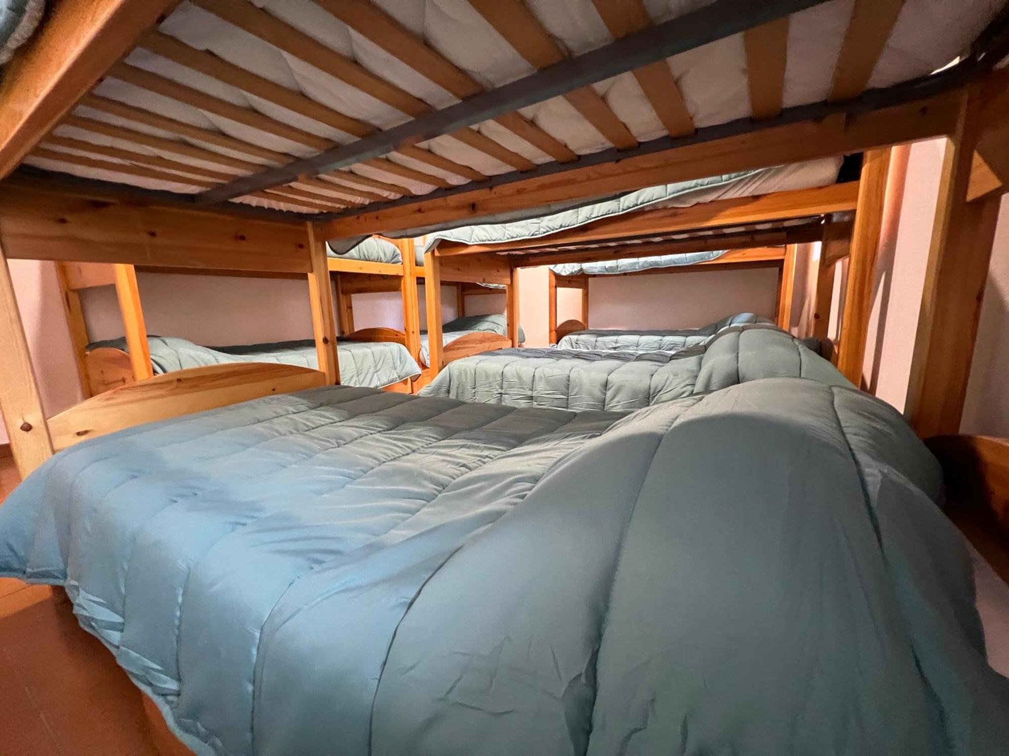 Albergue Pinares - La Casona De Revenga Регумьель-де-ла-Сьерра Экстерьер фото