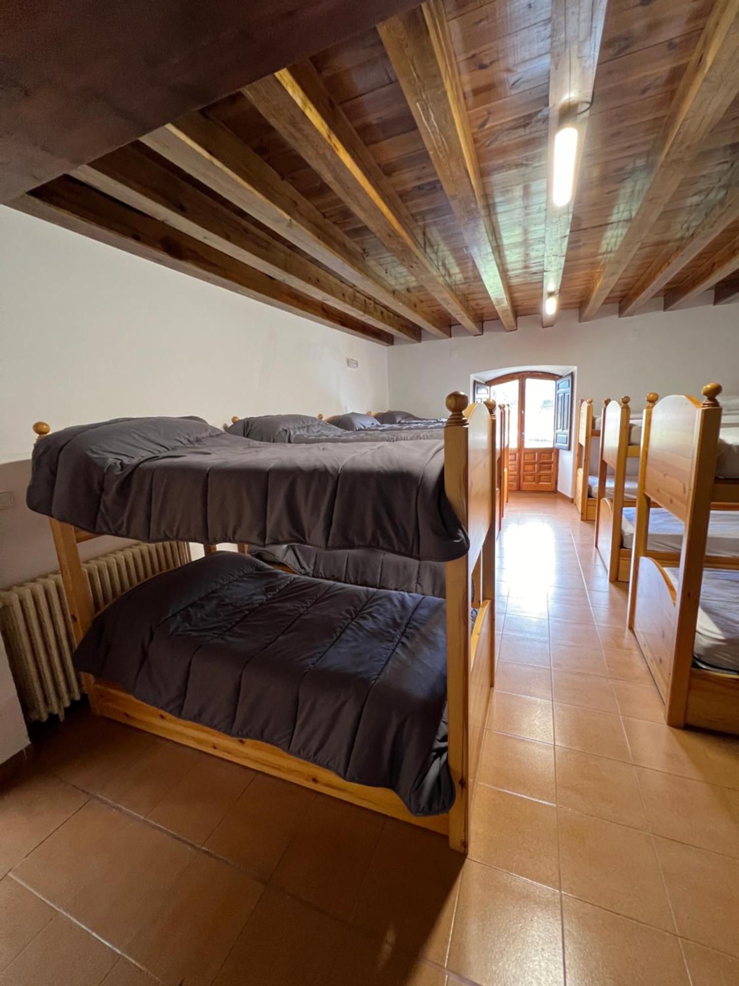 Albergue Pinares - La Casona De Revenga Регумьель-де-ла-Сьерра Экстерьер фото
